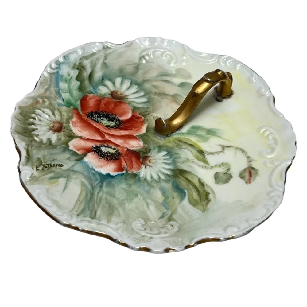 1960s HAND PAINTED FLORAL DESIGN PORCELAIN NAPPY GOLD HANDLED SERVING DISH